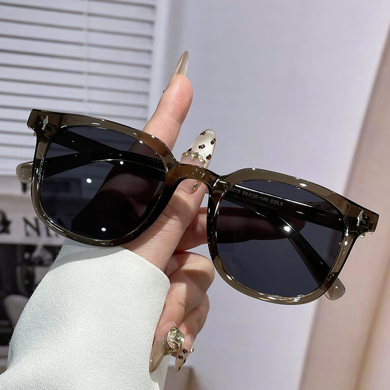 Ladies stylish and fashionable sunglasses with round frame Stornfield