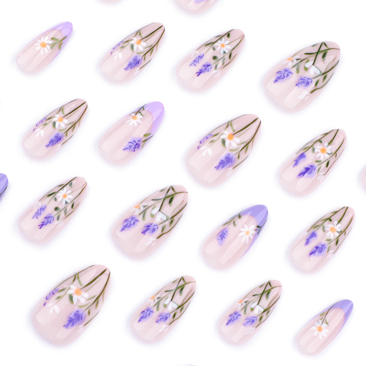 Artful Nail Art with Delicate Floral Decorations Stornfield