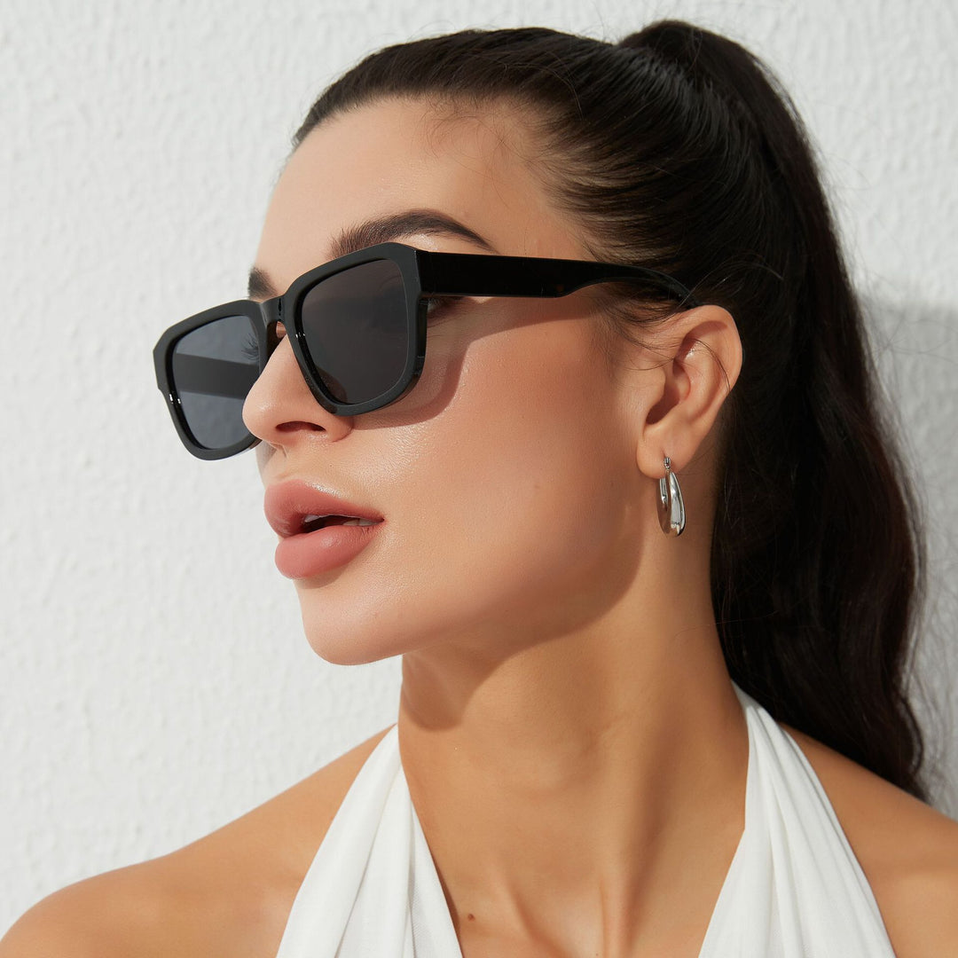 Women's modern sunglasses in chic oversized style Stornfield