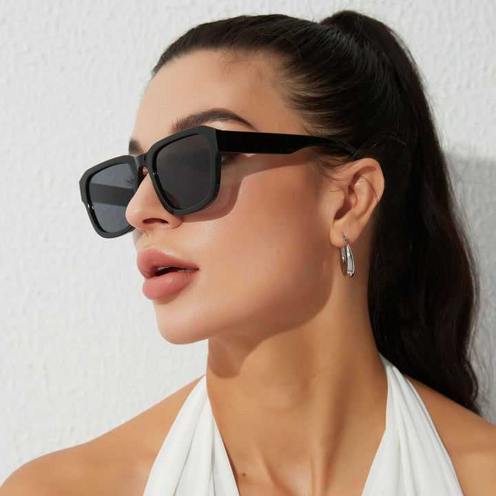 Women's modern sunglasses in chic oversized style Stornfield