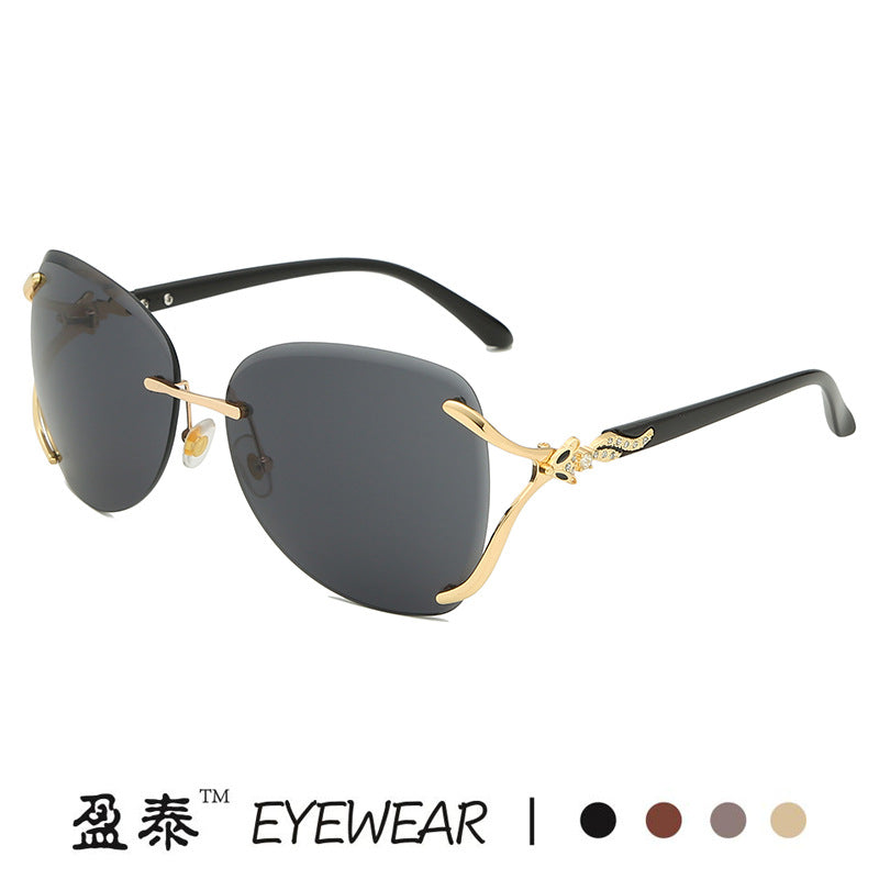 Women's elegant sunglasses with extravagant metal frame and mirrored lenses Stornfield