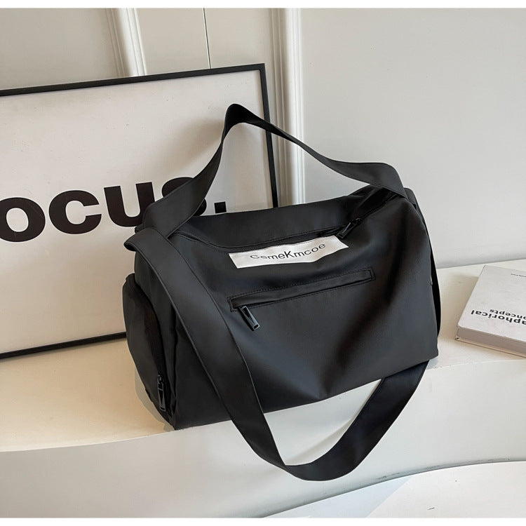 Stylish Travel Bag With Versatile Storage Options Stornfield