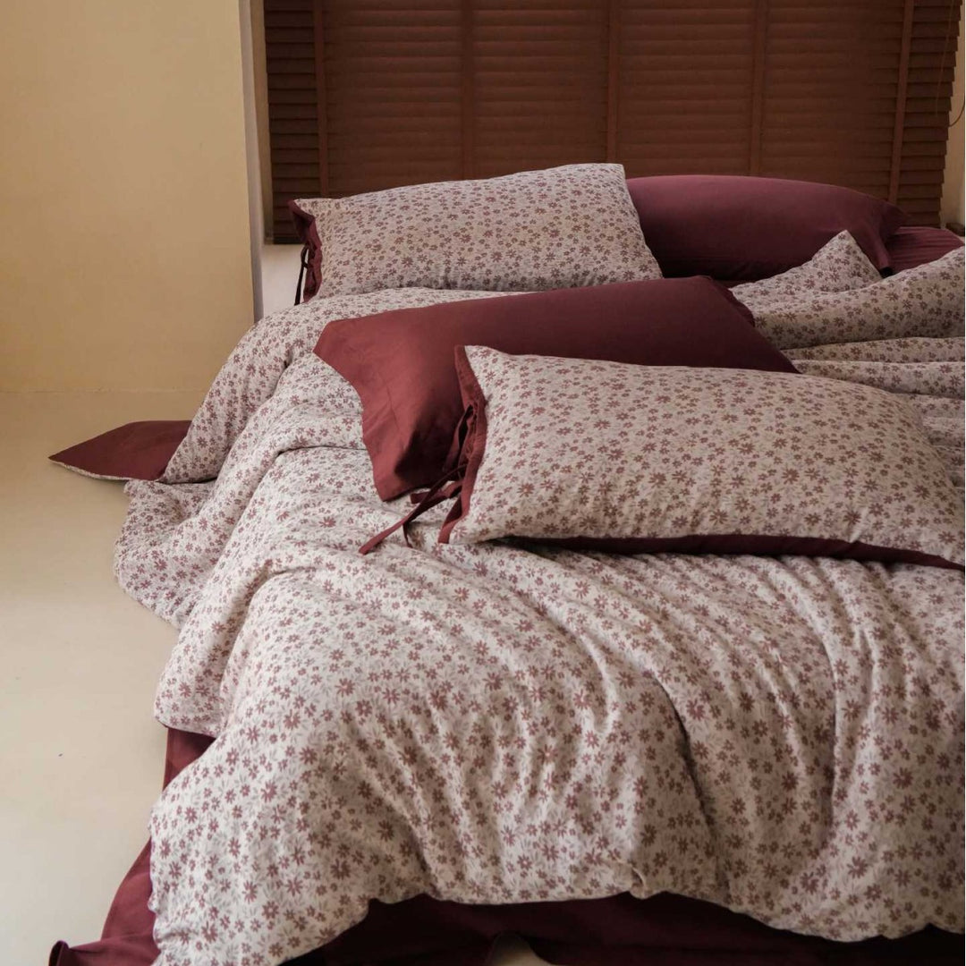 Printed Cotton Sateen Duvet Cover Set with Tie-Closure Pillow Shams and Reversible Solid Backing