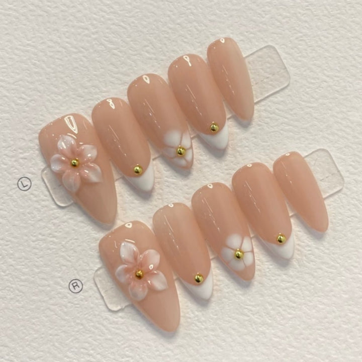 Floral Art Press-On Nail Design Stornfield