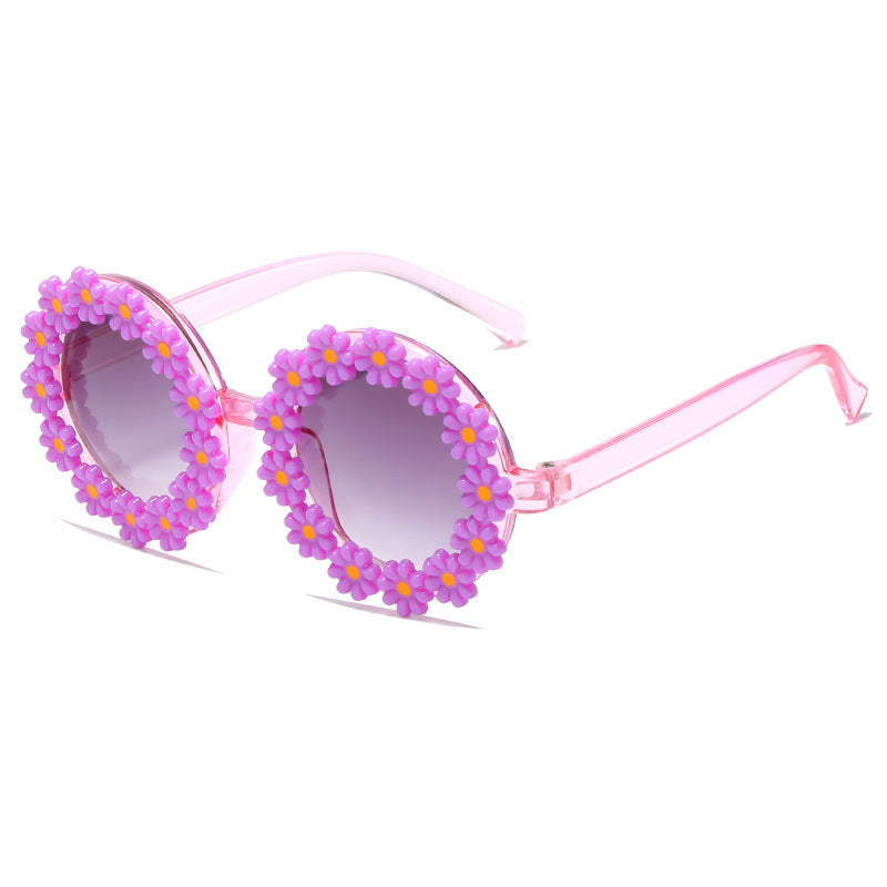 Women stylish sunglasses with floral applications Stornfield