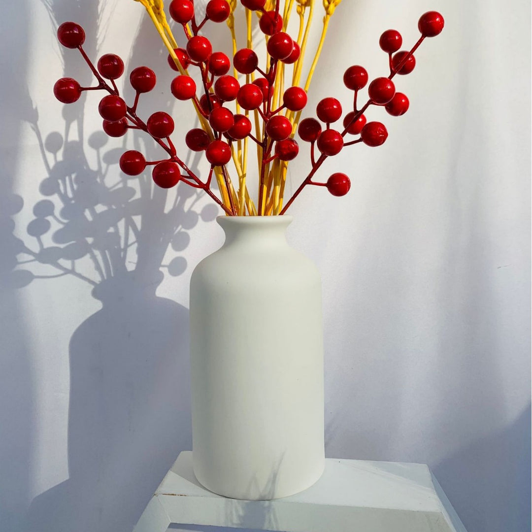 Elegant Ribbed Ceramic Vase Stornfeild