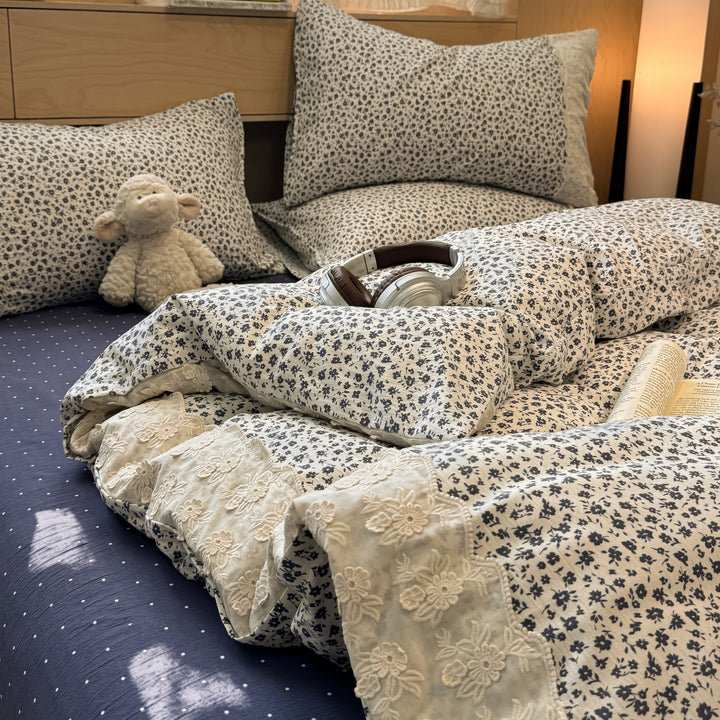 Embroidered Floral Cotton Duvet Cover and Pillowcase Set with Scalloped Lace Trim