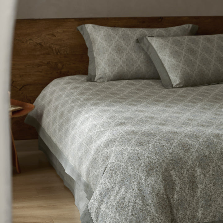 Floral Cotton-Linen Bedspread Set with Chambray Trim