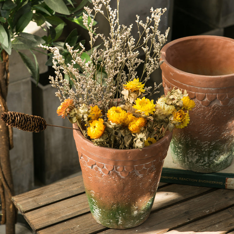 Rustic terracotta plant pot Stornfield