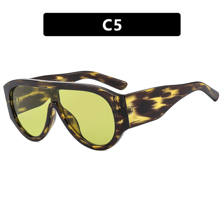 Women's fashionable privacy sunglasses with wide glamorous frame and UV protection Stornfield