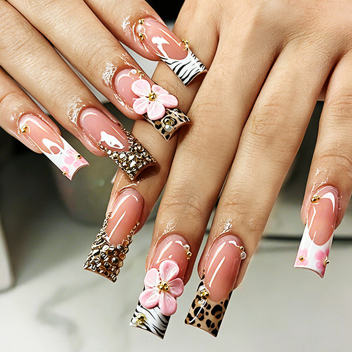 Artificial nail set with rhinestone accents Stornfield