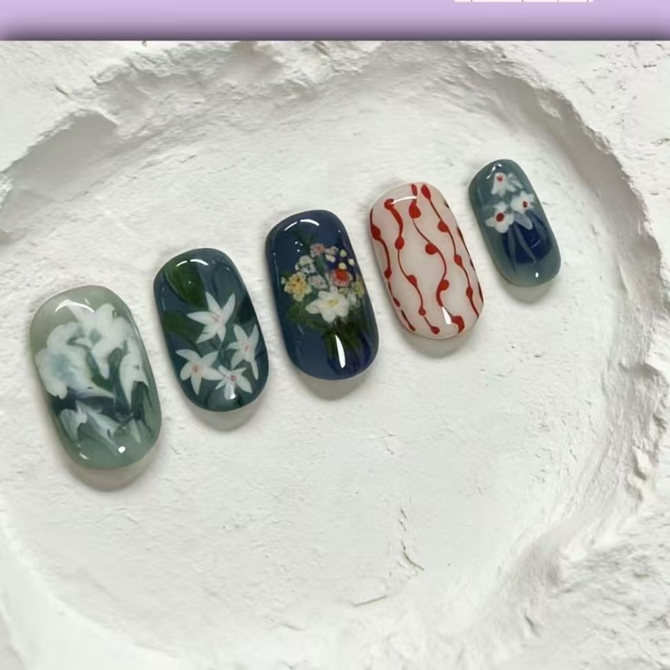 Artistic Cat-Themed Press-On Nail Art Set Stornfield