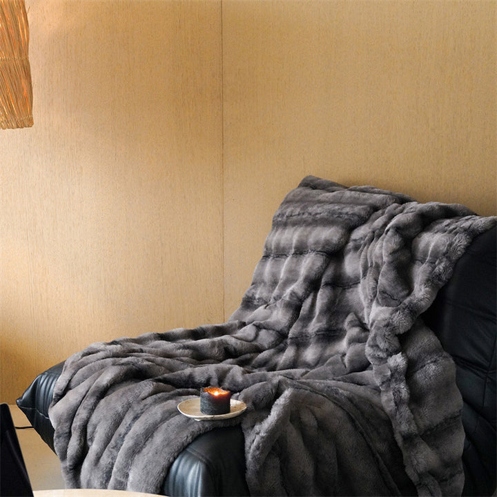 Luxurious faux fur throw blanket with extra soft pile Stornfield