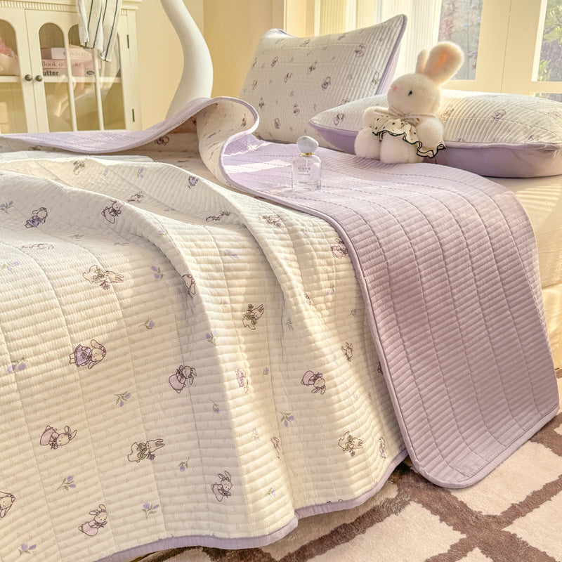 Heart Pattern Quilted Bedspread