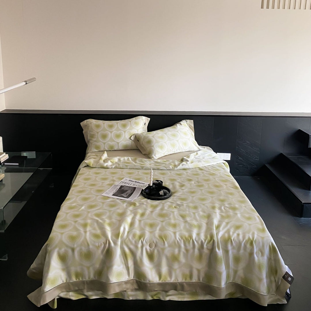 Bedding set made of cotton satin with subtle heart jacquard and silky glossy finish Stornfield