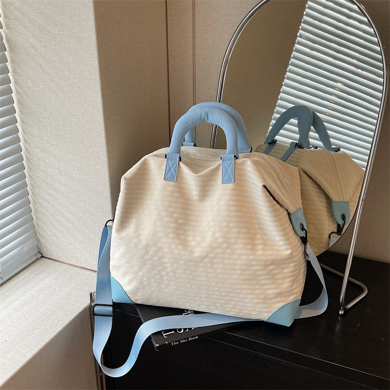 Fashionable Travel Bag with Ergonomic Carrying Strap and Structured Interior Stornfield