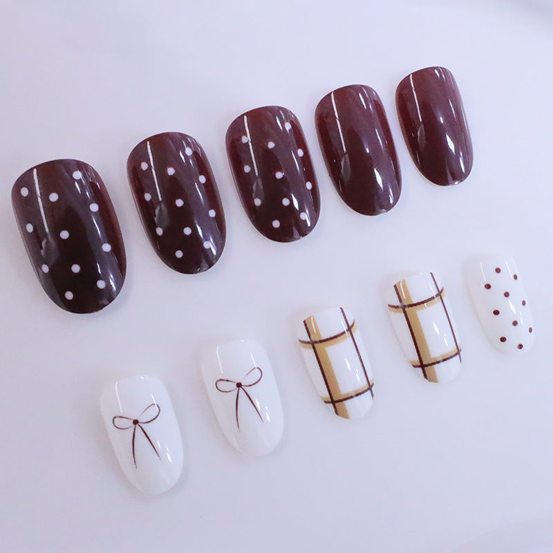 Elegant Artistic Nail Set Stornfield