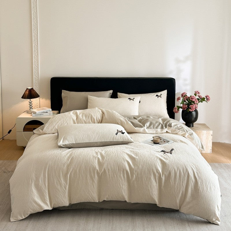 Bedding set in linen look with delicate flower embroidery