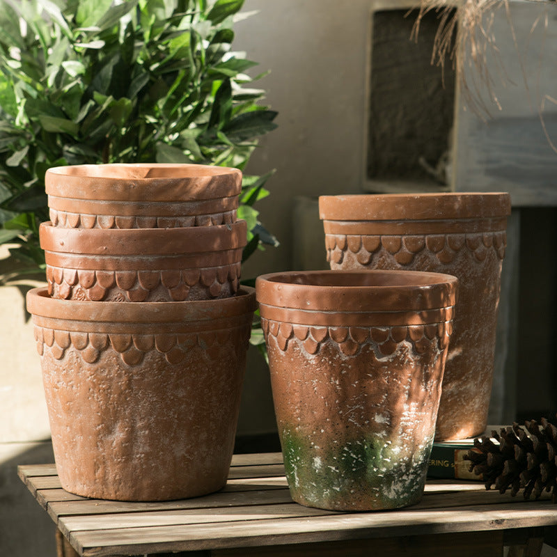 Rustic terracotta plant pot Stornfield