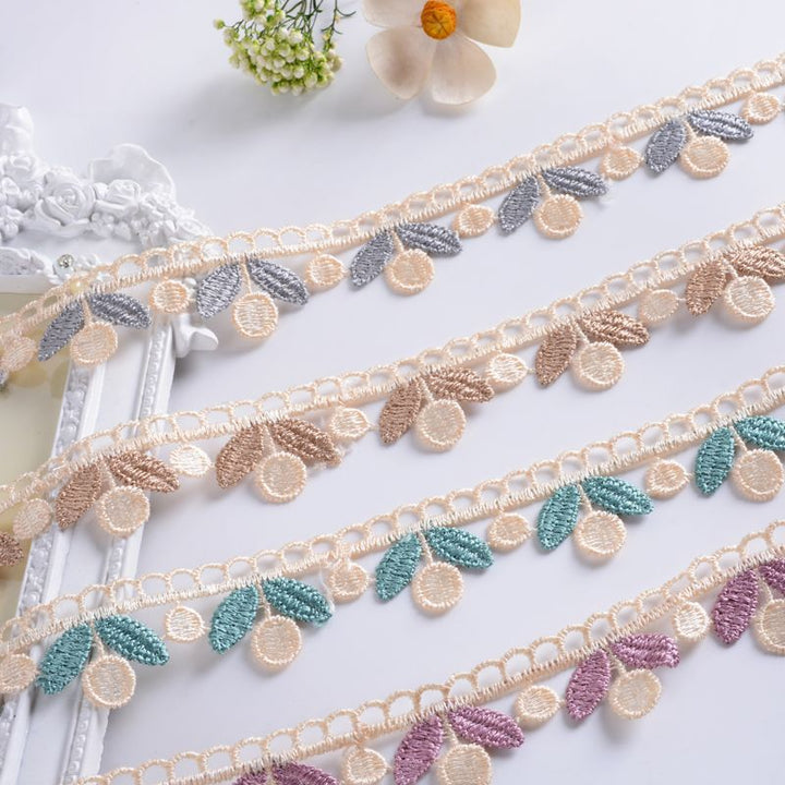 Delicate lace trim Stornfield