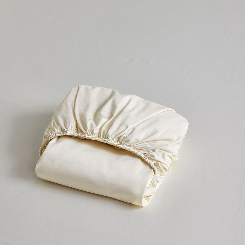Deep-Pocket Fitted Bed Sheet with All-Around Elastic Cotton-Sateen Fit