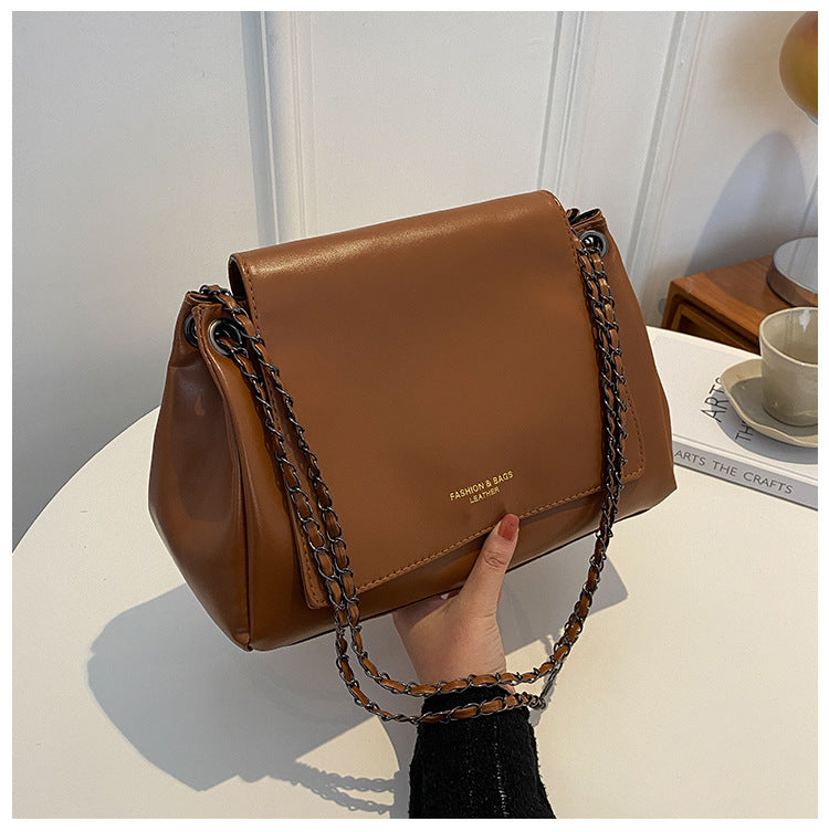Elegant Chain-Detail Shoulder Handbag