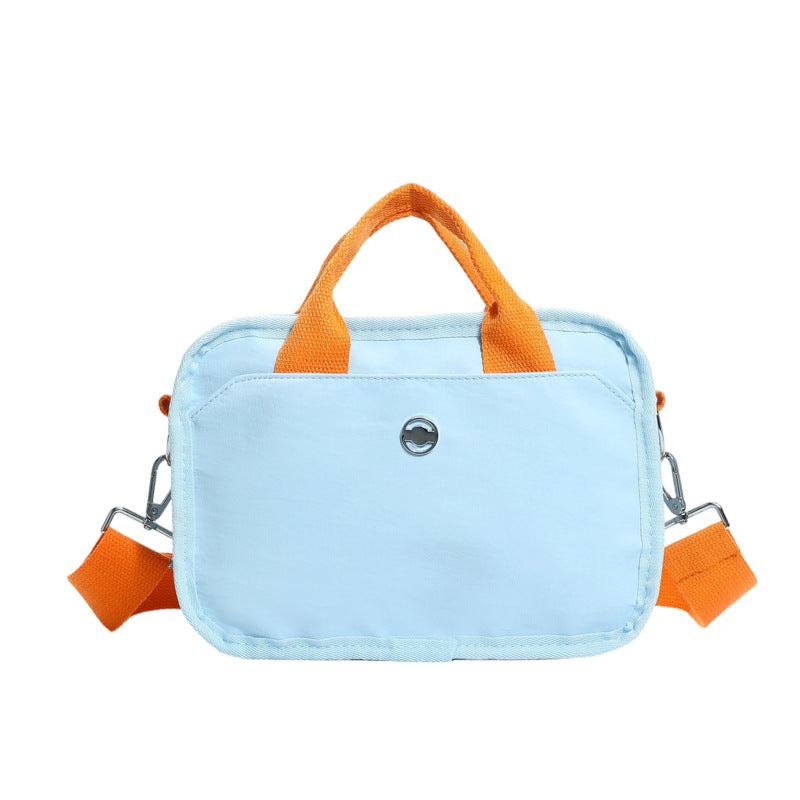 Tote bag with adjustable shoulder strap and extra storage Stornfield