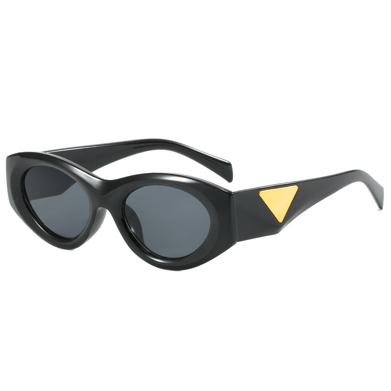 Women Retro-inspired Sunglasses with distinctive accents Stornfield
