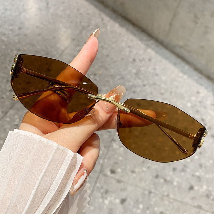 Women's fashionable sunglasses with innovative checkered design Stornfield