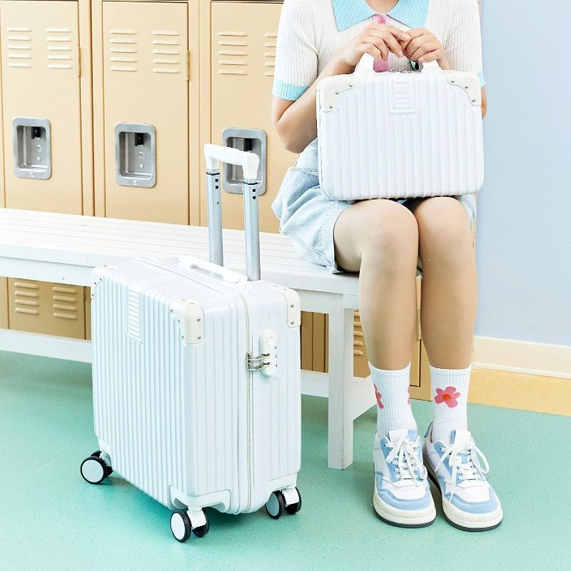 Robust Hard Shell Suitcase in Modern Design Stornfield