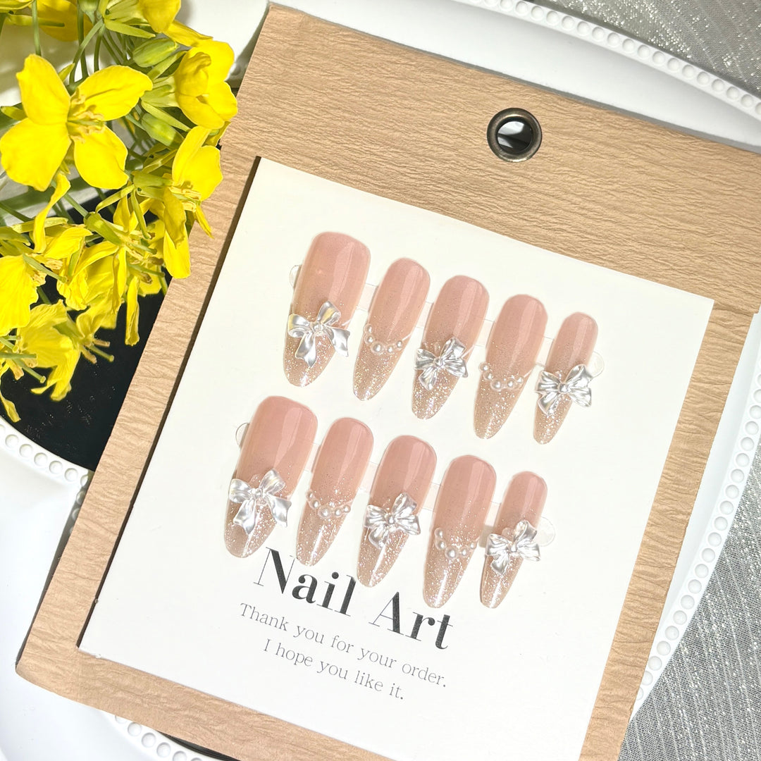 Elegant Rhinestone-Embellished Press-On Nail Set