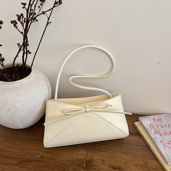 Elegant Bow-Detail Handbag