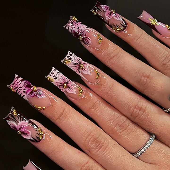 Artificial nail set with elegant flower and leopard motifs Stornfield