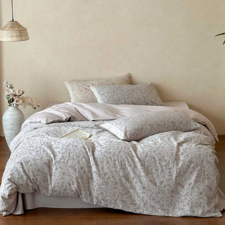 Reversible Damask-Print Cotton Sateen Duvet Cover Set with Envelope Pillow Shams