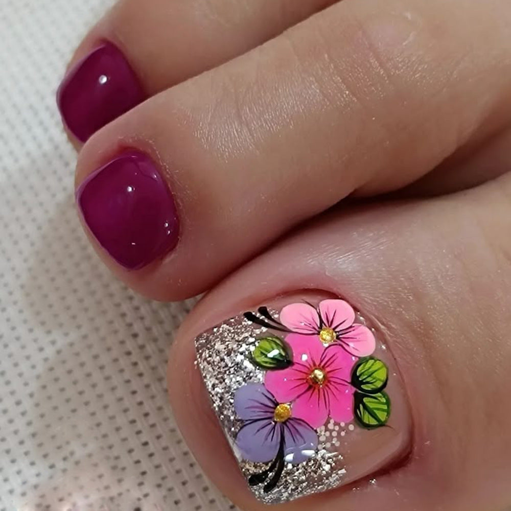Elegant toenail art Stornfield