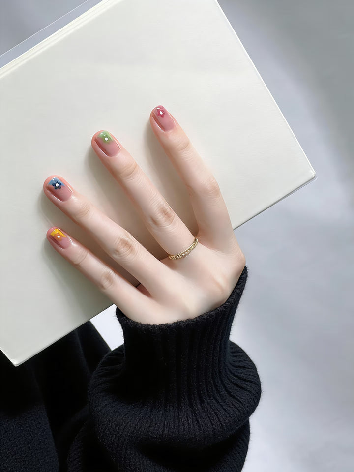 Decorative Press-On Nail Art Set with Colorful Accents