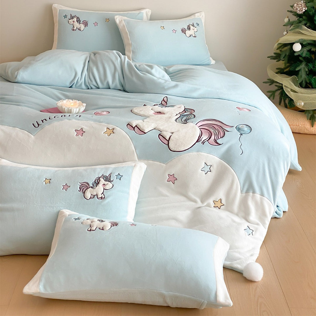 Plush Appliqué Unicorn Bedding Set with Quilted Cloud Motif and Decorative Shams