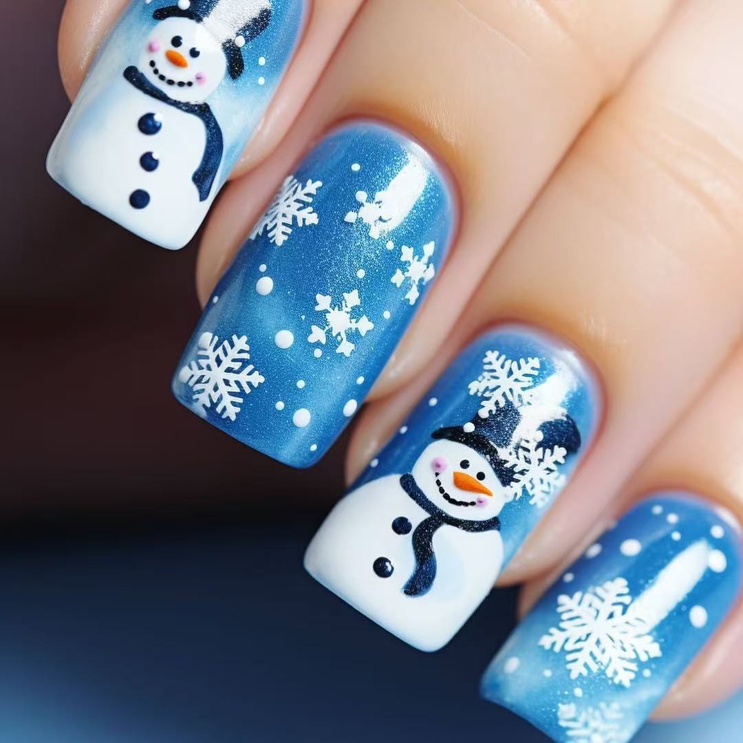 Artificial nails with wintry snowman design Stornfield