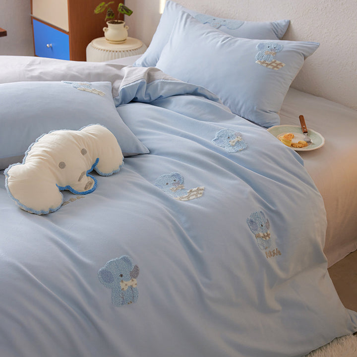 Cute embroidered bedding set with dog appliqués and reversible function