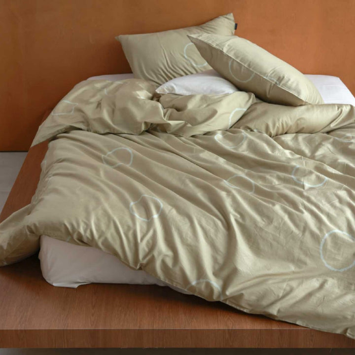 Reversible Cotton Percale Duvet Cover Set with Subtle Circular Print and Pillowcases
