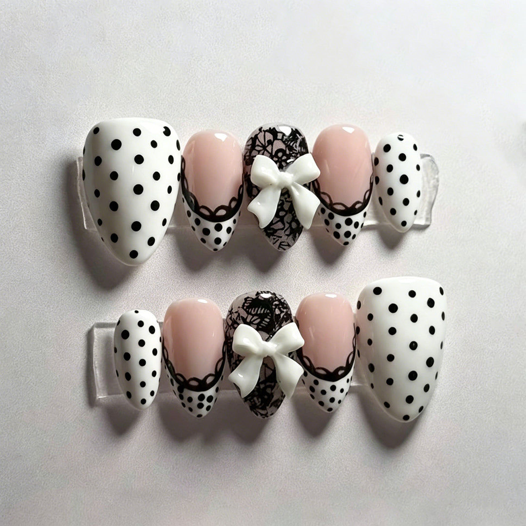 Elegant Polka Dot Press-On Nail Art Set Stornfield