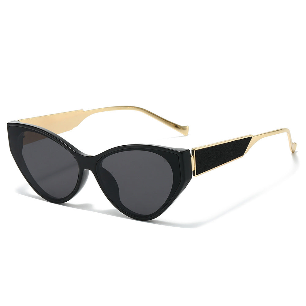 Chic Cat-Eye Sunglasses with Unique Detailing Stornfield
