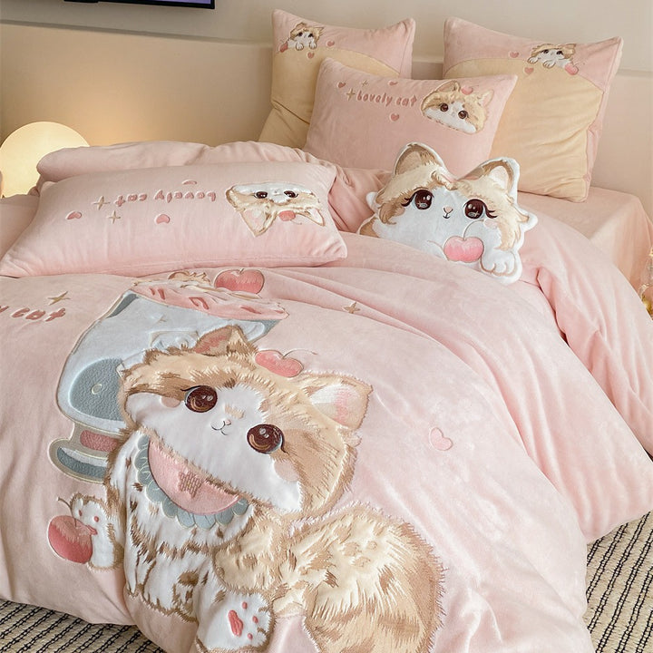 Cute quilted microfiber bedding set with three-dimensional cat appliqué and cuddle covers