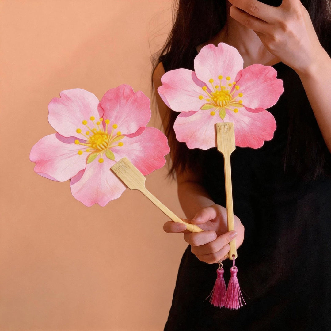 Hand fan with floral motifs Stornfield