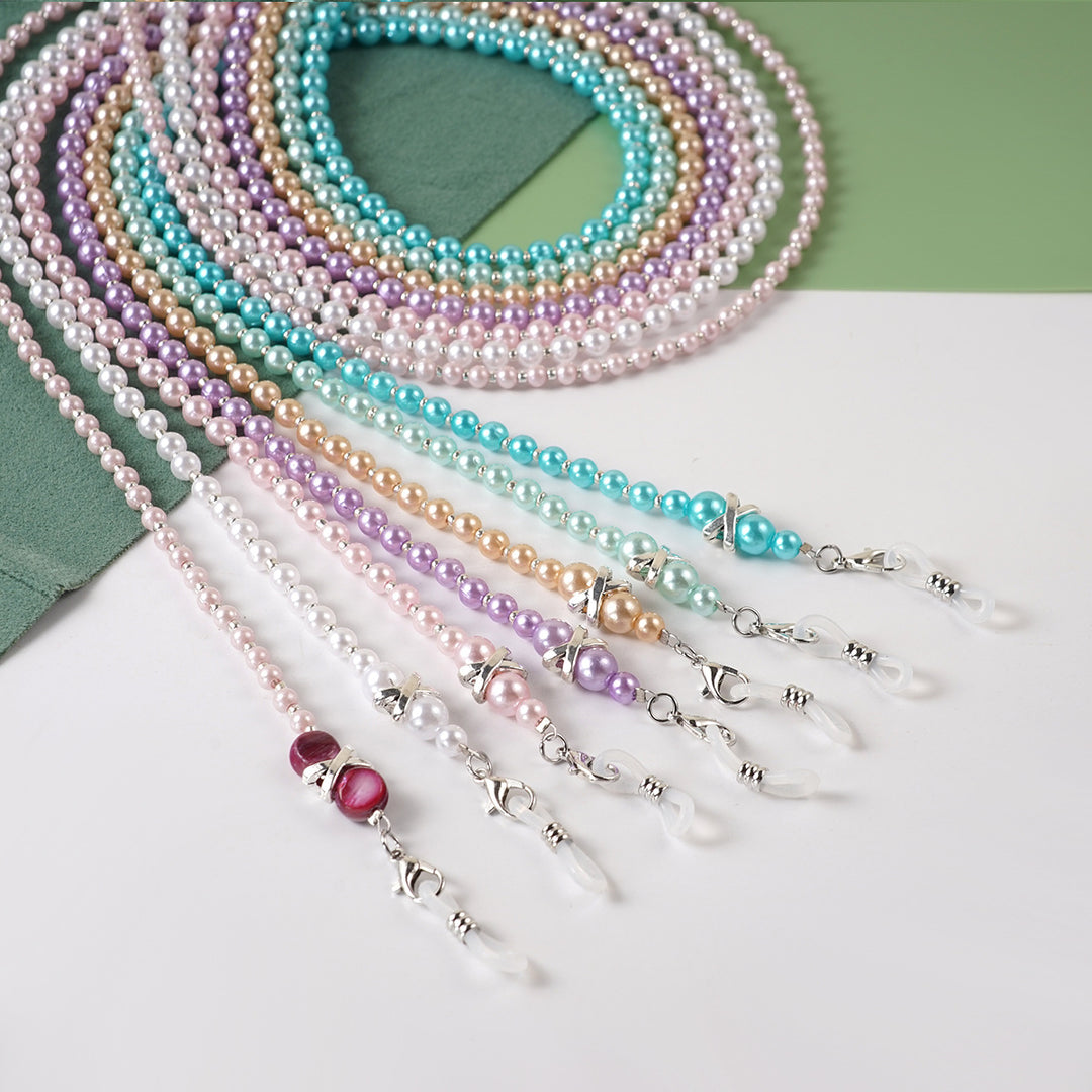 Elegant Beaded Eyewear Chain Stornfield