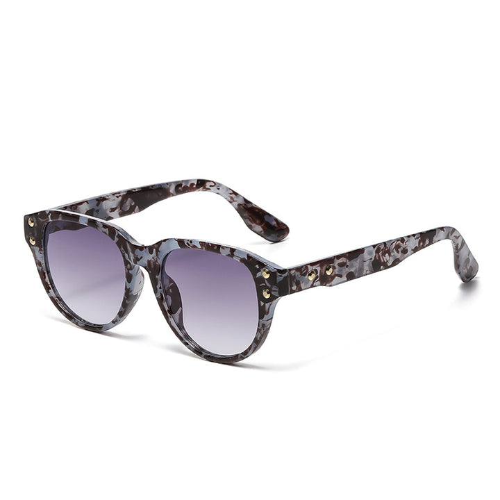 Chic Vintage-Style Oversized Sunglasses