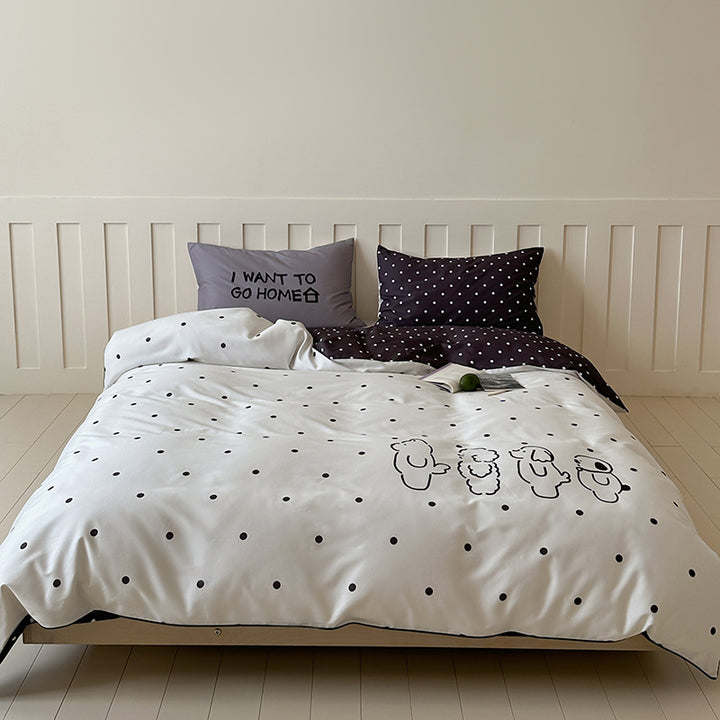 Reversible cotton satin duvet cover set with geometric square jacquard and concealed zipper