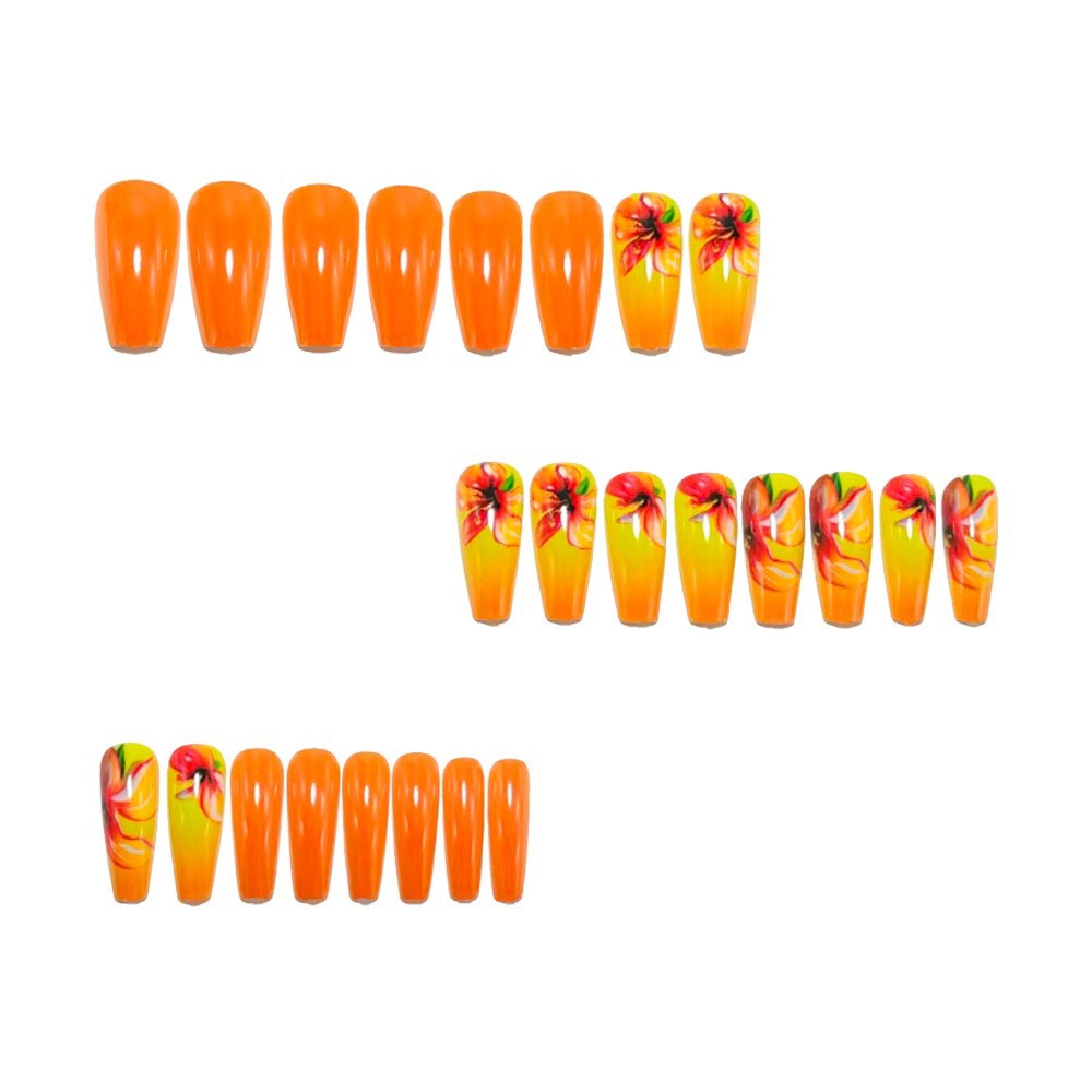 Artificial nails with elaborate floral design Stornfield