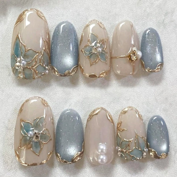 Artificial nail set with elegant floral decorations and shine Stornfield