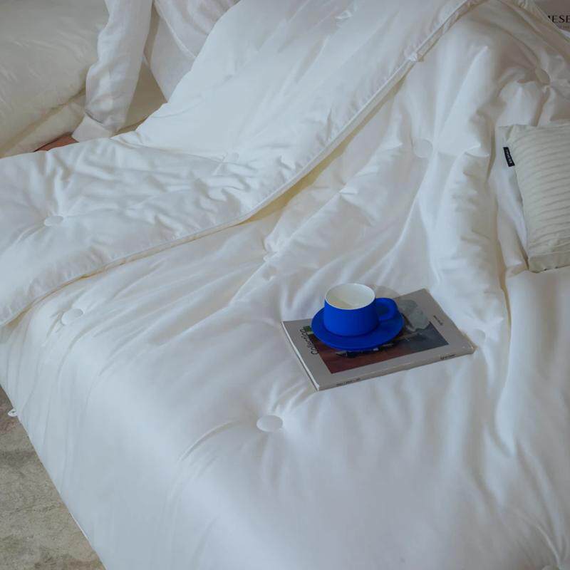 Tufted Button-Detail Cotton Sateen Duvet Cover with Deep-Fit Corners